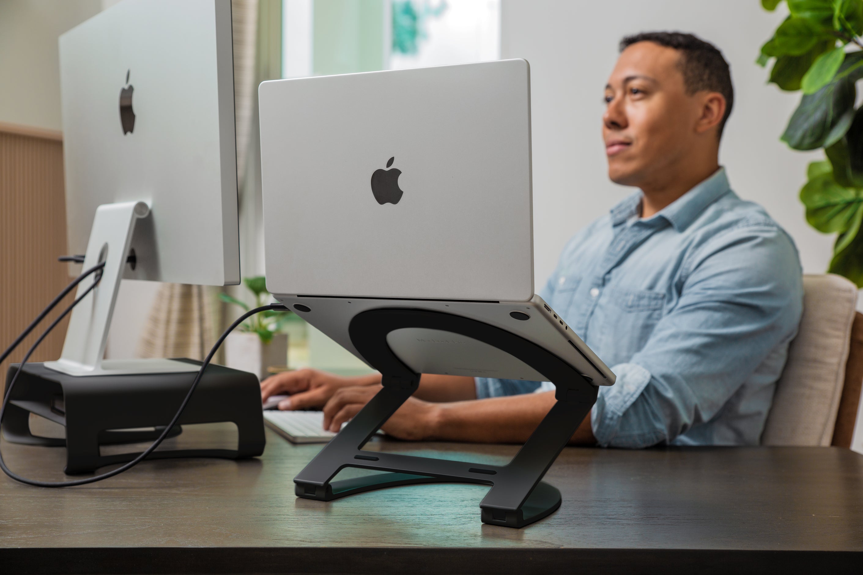 Support flexible pour MacBook CurveFlex de Twelve South